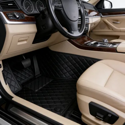 Tapis de voiture sur mesure en fibre synthétique